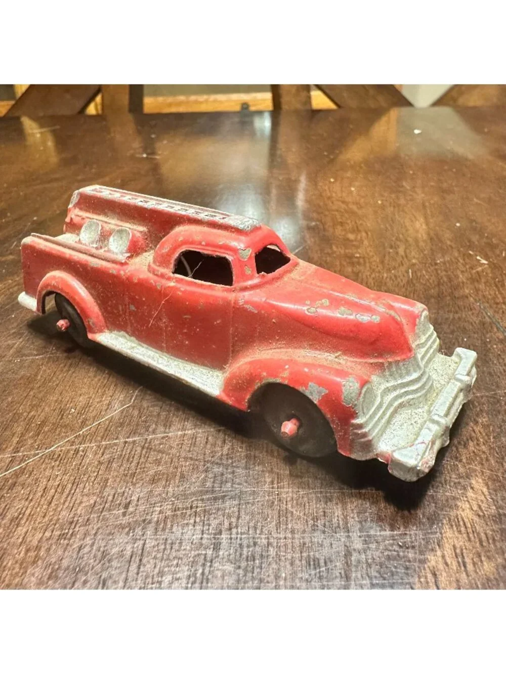 Vintage Manoil No 709 Die Cast Fire Engine